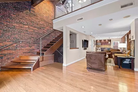 110-112 Commercial St #6, Boston, MA 02109