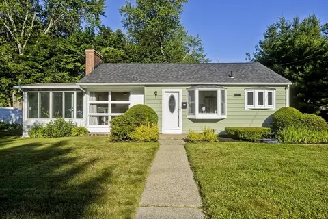 47 Argyle Ave, Holyoke, MA 01040