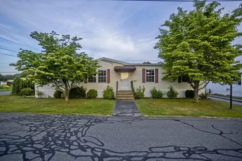 5 Somerset Rd, Chicopee, MA 01020