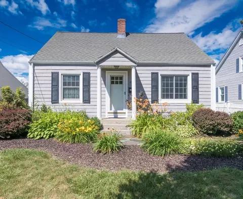 63 Queen Ave, West Springfield, MA 01089