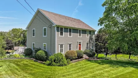 57 Perry Hill Rd, Acushnet, MA 02743 photo 2