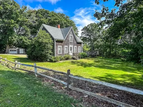986 State Rd, West Tisbury, MA 02575