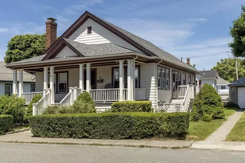 63 J St, Hull, MA 02045