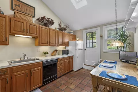 Kitchen - 9 Hooper St, Marblehead, MA 01945 photo 1 of 3