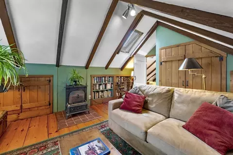 Living - 9 Hooper St, Marblehead, MA 01945 photo 6 of 7