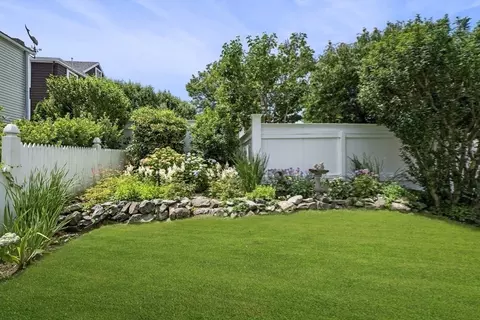 Exterior - 9 Hooper St, Marblehead, MA 01945 photo 7 of 9