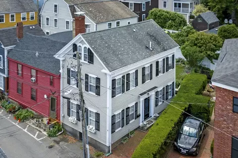 Exterior - 9 Hooper St, Marblehead, MA 01945 photo 1 of 9