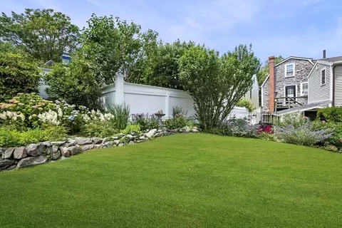 Exterior - 9 Hooper St, Marblehead, MA 01945 photo 8 of 9