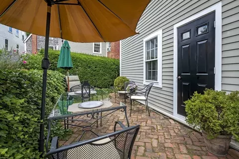 Exterior - 9 Hooper St, Marblehead, MA 01945 photo 5 of 9