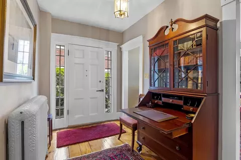 Entry Way - 9 Hooper St, Marblehead, MA 01945 photo 1 of 4