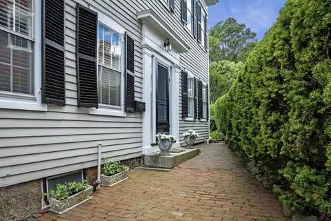 Exterior - 9 Hooper St, Marblehead, MA 01945 photo 2 of 9