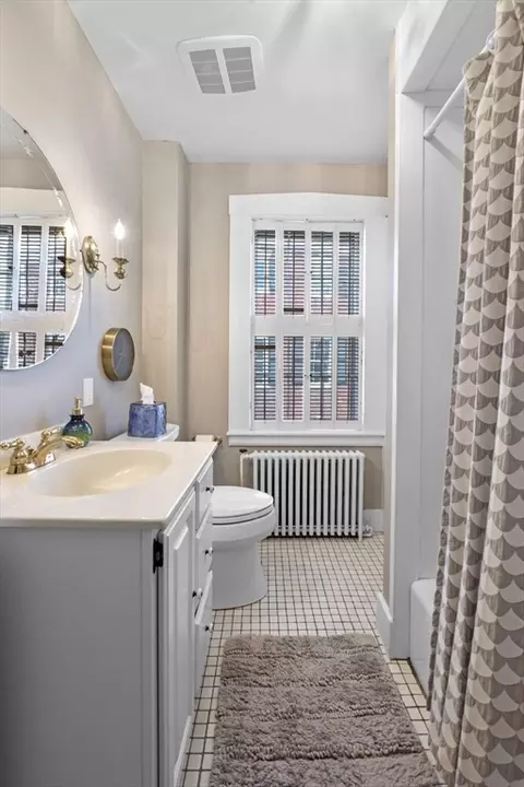 Bath - 9 Hooper St, Marblehead, MA 01945 photo 1 of 1