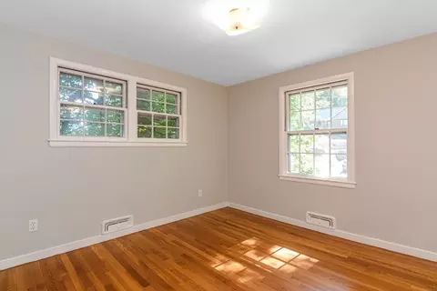 Bedroom - 39 Beechmont St, Worcester, MA 01609 photo 4 of 7