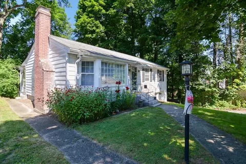 Exterior - 39 Beechmont St, Worcester, MA 01609 photo 13 of 15