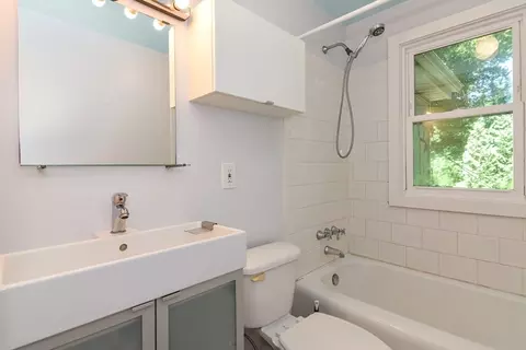 Bath - 39 Beechmont St, Worcester, MA 01609 photo 1 of 1