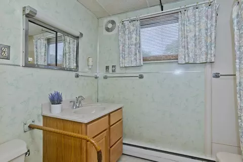 48 Charpentier Blvd, Chicopee, MA 01013 photo 20