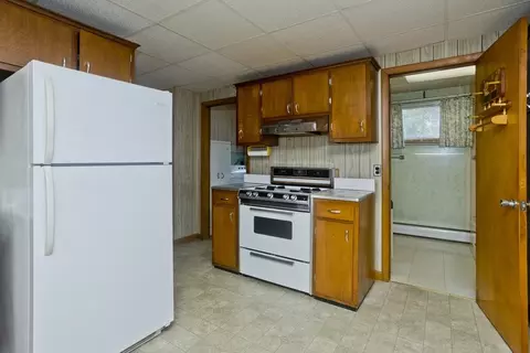 48 Charpentier Blvd, Chicopee, MA 01013 photo 17
