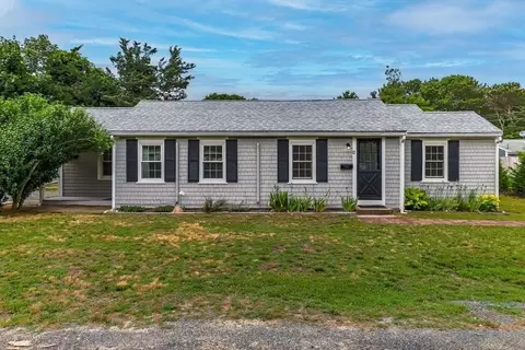 10-12 Manor Path, Yarmouth, MA 02673
