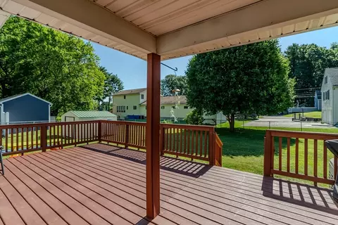 45 Armanella St, Chicopee, MA 01020 photo 11