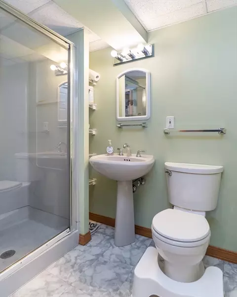 45 Armanella St, Chicopee, MA 01020 photo 32