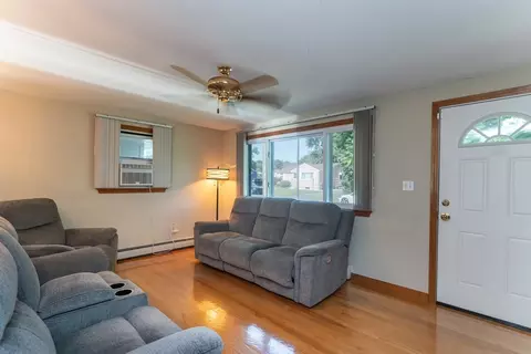 45 Armanella St, Chicopee, MA 01020 photo 12