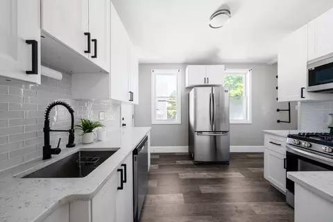 43 Whitfield St #2, Boston, MA 02124