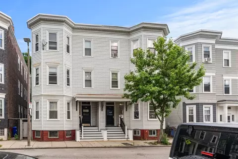 178 L St, Boston, MA 02127