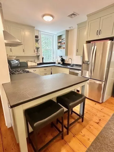 278 E Main St, Plainfield, MA 01070 photo 8
