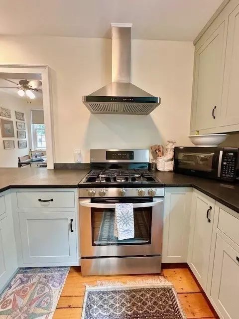 278 E Main St, Plainfield, MA 01070 photo 11