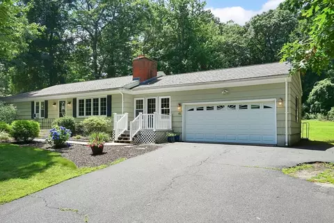 41 Brainard Rd, Wilbraham, MA 01095