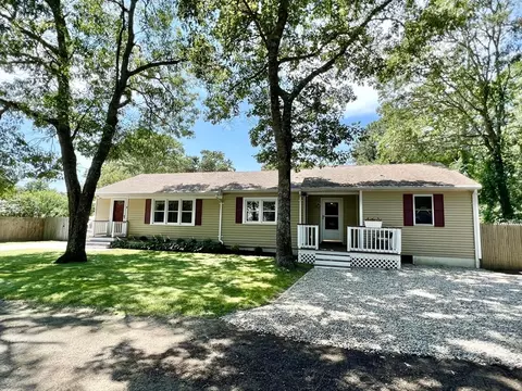 4 Sonnys Dr, Wareham, MA 02571 photo 3