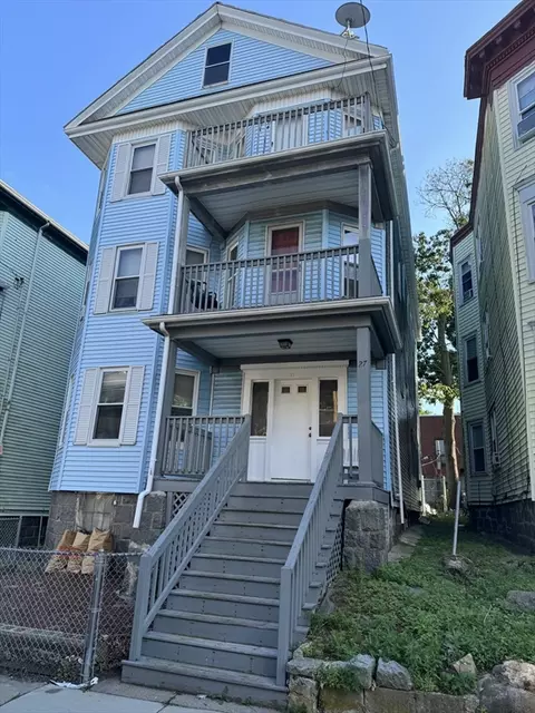 27 Evelyn St, Boston, MA 02126