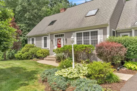 47 Autumn Rdg, East Longmeadow, MA 01028
