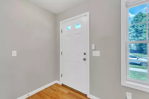 30 Irvington St, Springfield, MA 01108 photo 7