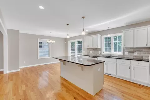 30 Irvington St, Springfield, MA 01108 photo 16