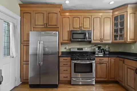137-139 L St #1, Boston, MA 02127