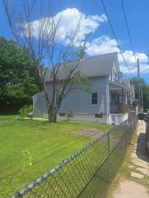 Exterior - 26 Pine Street Ct, Springfield, MA 01105 photo 4 of 7