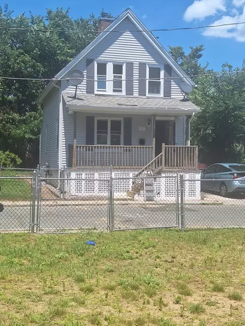 Exterior - 26 Pine Street Ct, Springfield, MA 01105 photo 2 of 7