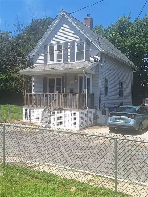 Exterior - 26 Pine Street Ct, Springfield, MA 01105 photo 1 of 7