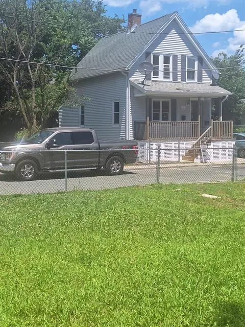 Exterior - 26 Pine Street Ct, Springfield, MA 01105 photo 3 of 7