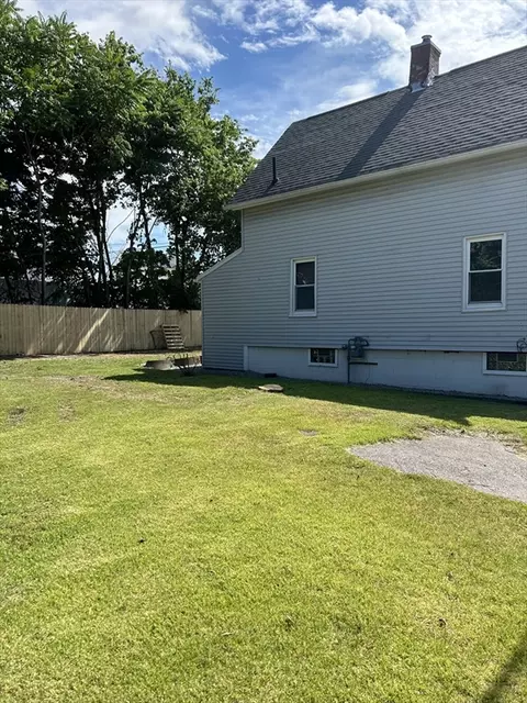 Exterior - 26 Pine Street Ct, Springfield, MA 01105 photo 6 of 7