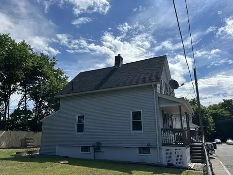 Exterior - 26 Pine Street Ct, Springfield, MA 01105 photo 5 of 7