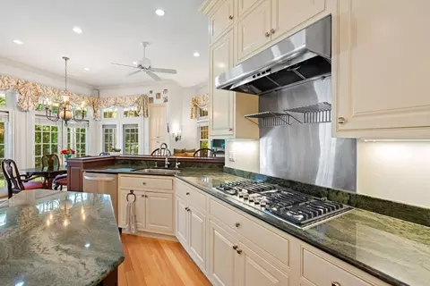 41 Everett St, Newton, MA 02459 photo 13