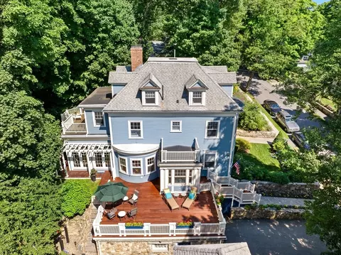 41 Everett St, Newton, MA 02459 photo 2