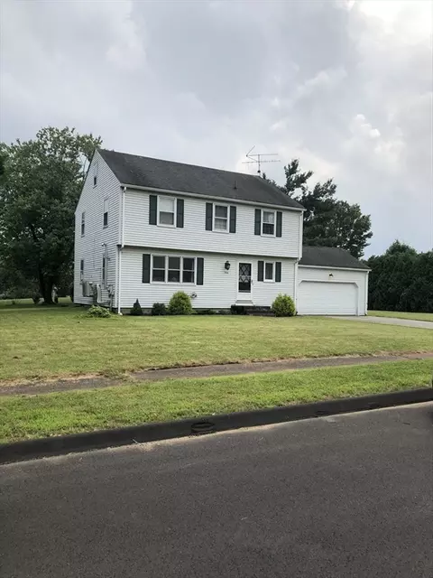 30 Bradford Dr, Agawam, MA 01030
