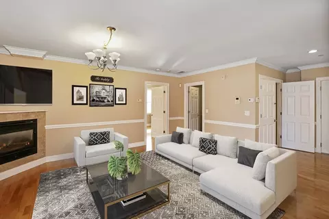 40 Hancock St #10, Boston, MA 02125