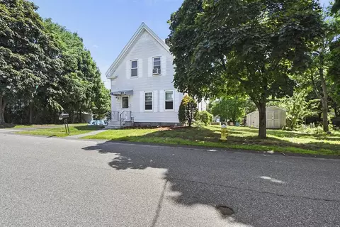 17 Wall St, Rockland, MA 02370