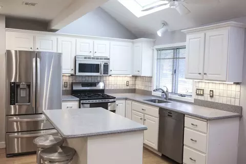 5 Applewood Ln #5, Franklin, MA 02038