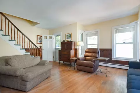 7 East St, Maynard, MA 01754 photo 3