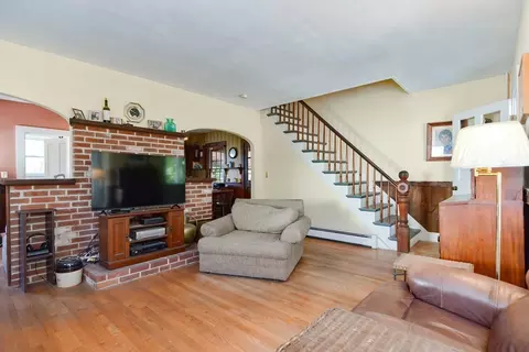 7 East St, Maynard, MA 01754 photo 4